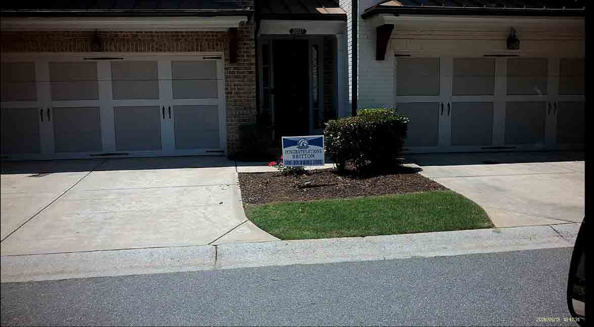 White trash lawn signs at Roswell Towneship